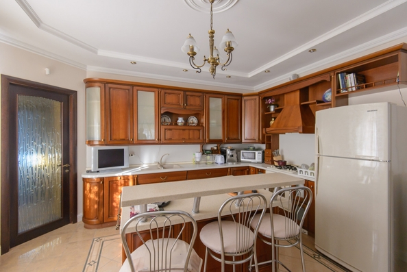 
   Продам дом, 428 м², Ростов-на-Дону

. Фото 9.