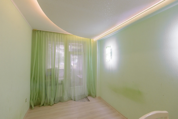 
   Продам 3-комнатную, 74 м², Вятская ул, 75/2

. Фото 6.
