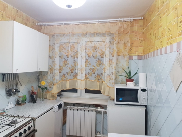 
   Продам 3-комнатную, 64 м², Грисенко ул, 21

. Фото 6.
