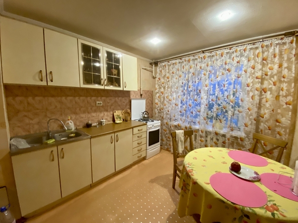 
   Продам 3-комнатную, 65 м², 40-летия Победы пр-кт, 87

. Фото 1.