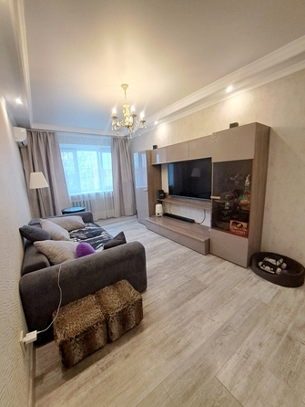 
   Продам 3-комнатную, 60 м², Российская ул, 48

. Фото 2.