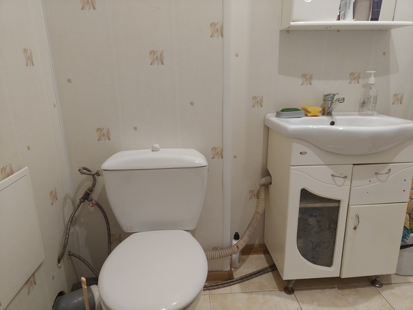 
   Продам 3-комнатную, 67.5 м², Половинко ул, 280

. Фото 9.