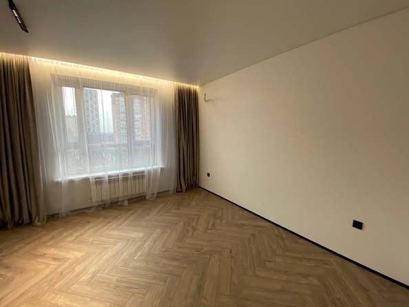 
   Продам 2-комнатную, 63 м², Берберовская ул, 9

. Фото 10.