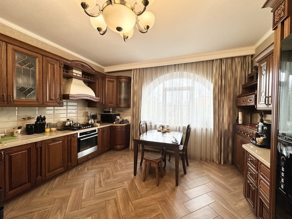 
   Продам дом, 295 м², Янтарный

. Фото 6.