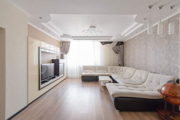 
   Продам 4-комнатную, 125.6 м², Комарова ул, 131а

. Фото 6.
