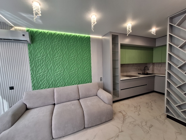 
   Продам 2-комнатную, 42 м², 339-й Стрелковой Дивизии ул, 10

. Фото 3.