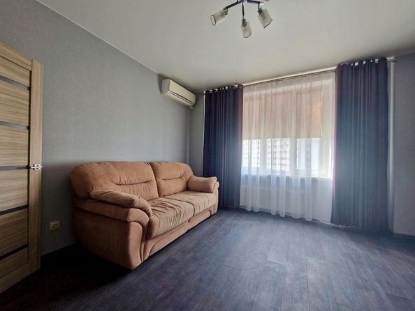 
   Продам 1-комнатную, 37.7 м², Извилистая ул, 13

. Фото 2.