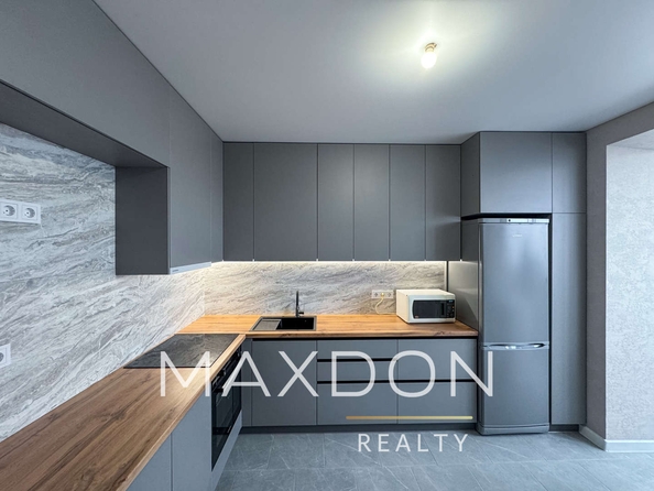 
   Продам 2-комнатную, 64 м², Комарова б-р, 1е

. Фото 4.