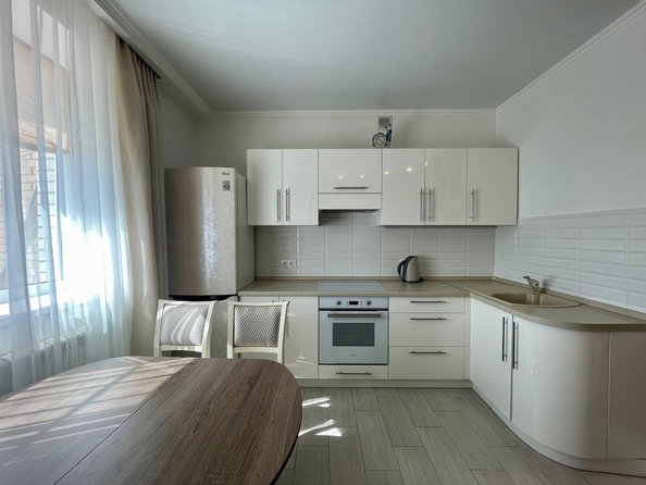 
   Продам 1-комнатную, 38 м², 2-я Володарского ул, 166/6

. Фото 9.