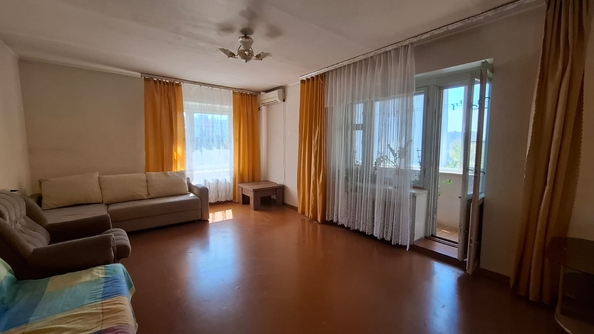 
  Продается 2-комн. квартира, 85 м², Комарова б-р, д. 16
. Фото 1.