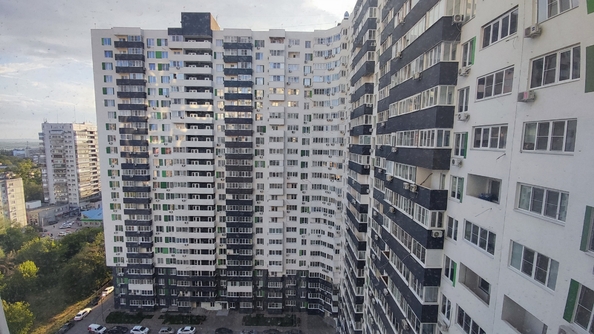 
  Продается 3-комн. квартира, 60 м², Жмайлова ул, д. 19
. Фото 8.