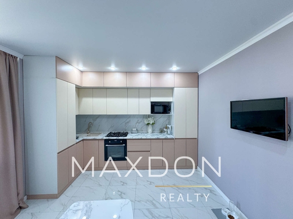 
  Продается 3-комн. квартира, 90 м², Берберовская ул, д. 4/2
. Фото 2.