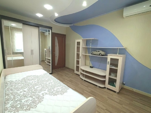 
  Продается 2-комн. квартира, 55 м², Малиновского ул, д. 76
. Фото 6.