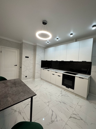 
  Продается 2-комн. квартира, 47 м², Комарова б-р, д. 1
. Фото 1.