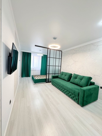 
  Продается 2-комн. квартира, 47 м², Комарова б-р, д. 1
. Фото 4.