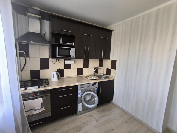 
  Продается 1-комн. квартира, 37.2 м², Таганрогская ул, д. 118
. Фото 5.