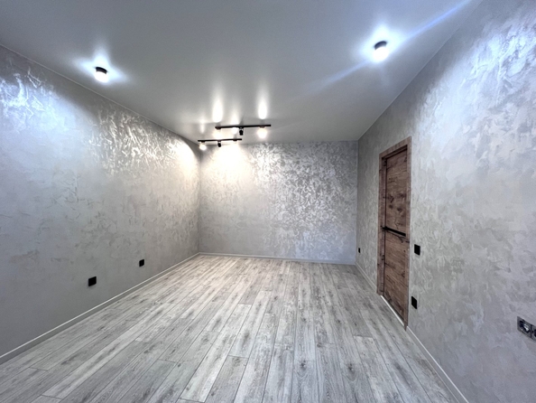 
  Продается 1-комн. квартира, 42 м², Берберовская ул, д. 8
. Фото 3.