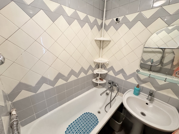 
  Продается 3-комн. квартира, 63 м², Закруткина ул, д. 30
. Фото 6.