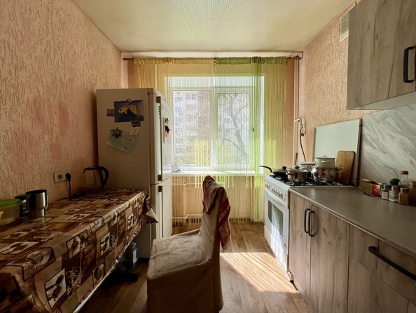
  Продается 1-комн. квартира, 35.2 м², Платова ул, д. 72
. Фото 2.