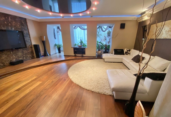 
  Продается 4-комн. квартира, 240 м², Социалистическая ул, д. 140
. Фото 19.
