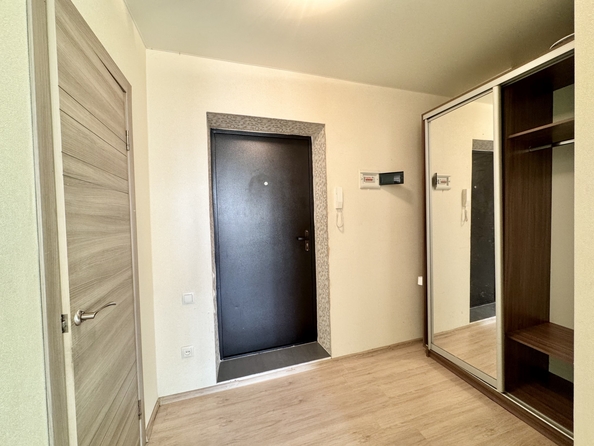 
  Продается 1-комн. квартира, 30 м², Платова ул, д. 101
. Фото 5.