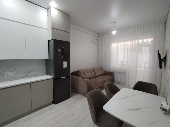 
  Продается 2-комн. квартира, 59.57 м², Строителей ул, д. 10/6
. Фото 2.