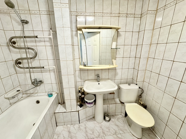 
  Продается 4-комн. квартира, 64 м², 40-летия Победы пр-кт, д. 75
. Фото 7.