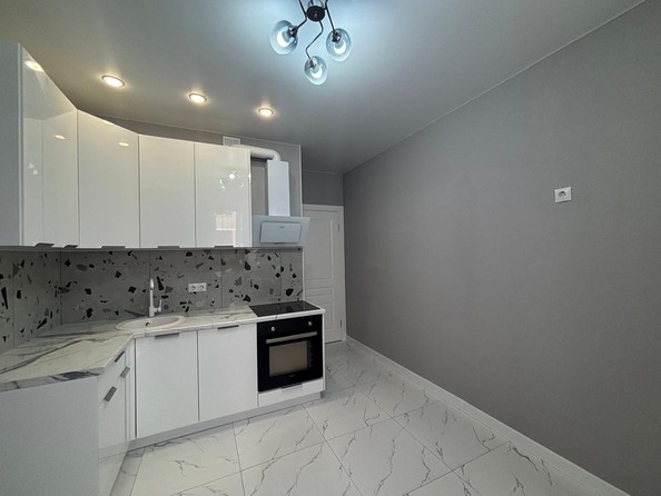 
  Продается 1-комн. квартира, 40 м², Комарова б-р, д. 1
. Фото 7.