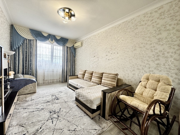 
  Продается 1-комн. квартира, 38.3 м², Благодатная ул, д. 241
. Фото 4.