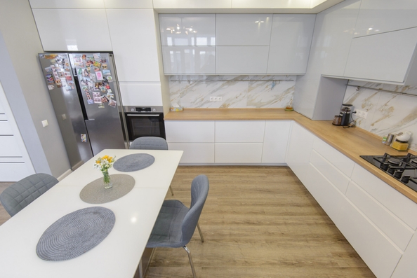 
  Продается 3-комн. квартира, 83.7 м², Богданова ул, д. 85
. Фото 4.