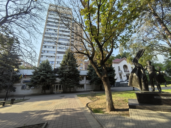 
  Продается 3-комн. квартира, 65 м², Пушкинская ул, д. 215
. Фото 2.