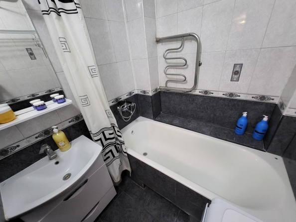 
  Продается 2-комн. квартира, 75 м², Извилистая ул, д. 21
. Фото 12.