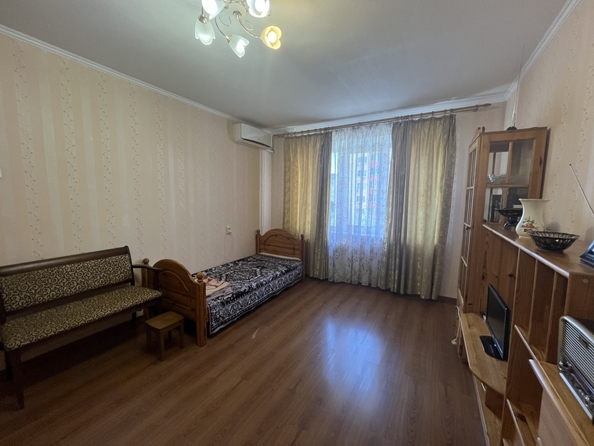 
  Продается 1-комн. квартира, 32 м², Жмайлова ул, д. 4
. Фото 1.