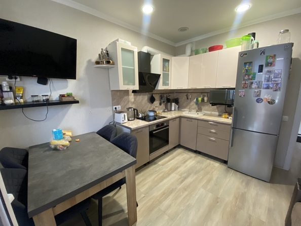 
  Продается 2-комн. квартира, 57 м², Шаповалова ул, д. 1
. Фото 2.