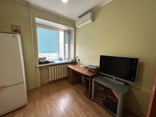 
  Продается 3-комн. квартира, 72 м², Малиновского ул, д. 74/68
. Фото 3.