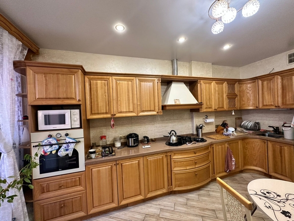 
  Продается 2-комн. квартира, 66 м², Матросова ул, д. 35
. Фото 1.