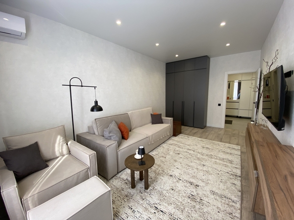 
  Продается 1-комн. квартира, 41.8 м², Берберовская ул, д. 16
. Фото 2.