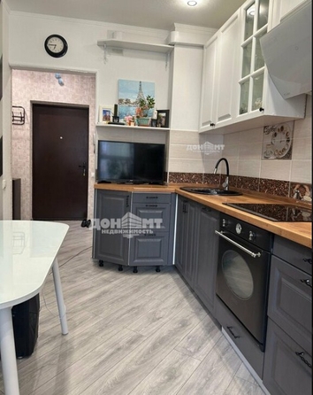 
  Продается 1-комн. квартира, 42 м², Комарова б-р, д. 1
. Фото 4.