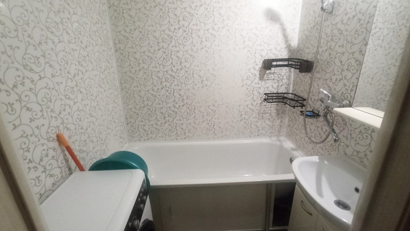 
  Продается 1-комн. квартира, 33.9 м², Жмайлова ул, д. 23/1
. Фото 4.