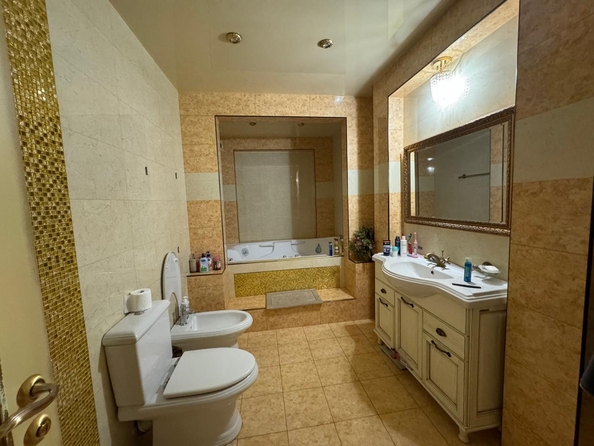 
  Продается 4-комн. квартира, 154.4 м², Жмайлова ул, д. 27в
. Фото 9.