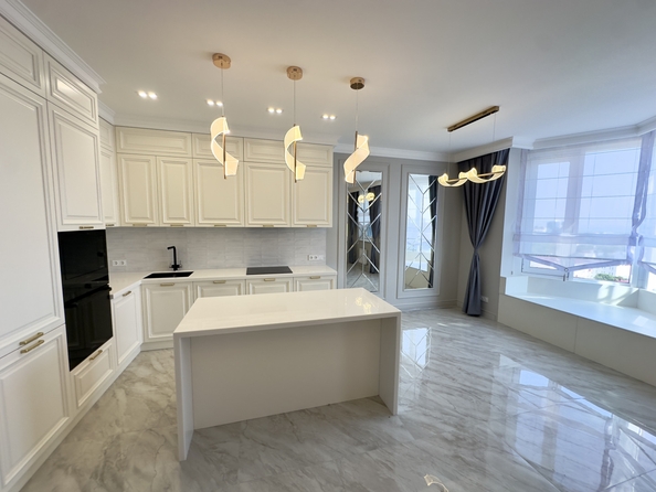 
  Продается 4-комн. квартира, 130 м², Островского пер, д. 92
. Фото 1.