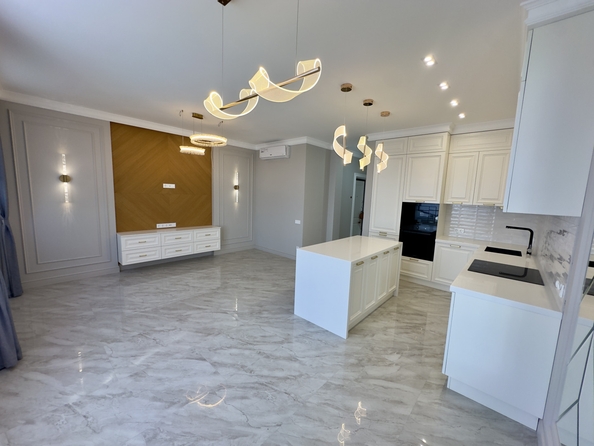 
  Продается 4-комн. квартира, 130 м², Островского пер, д. 92
. Фото 4.