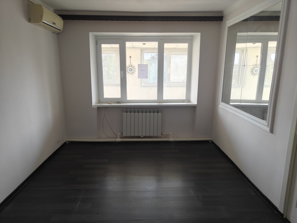 
  Продается 3-комн. квартира, 64.7 м², Садовая ул, д. 9
. Фото 5.