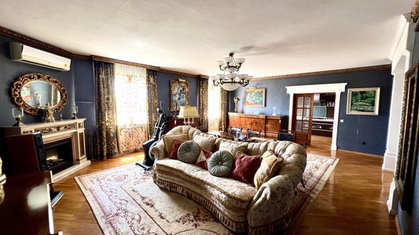 
  Продается 4-комн. квартира, 295.4 м², Магнитогорская ул, д. 134Д
. Фото 2.