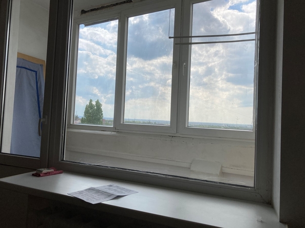 
  Продается 2-комн. квартира, 53.6 м², Малиновского ул, д. 42
. Фото 9.