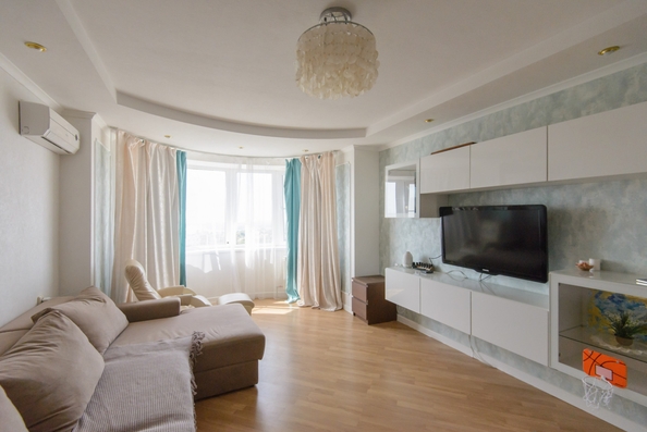 
  Продается 2-комн. квартира, 76 м², 40-летия Победы пр-кт, д. 85
. Фото 1.