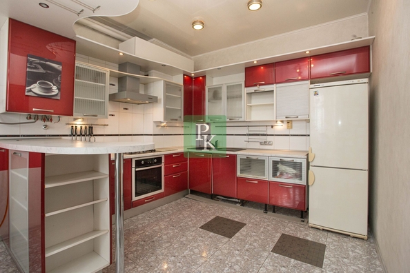 
  Продается 4-комн. квартира 216.9 м². Фото 9.