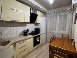 Продается 3-комнатная квартира Комарова б-р, 64 м², 7950000 рублей